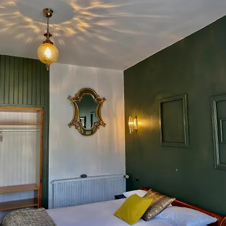 L'ecume Des Jours Hotel